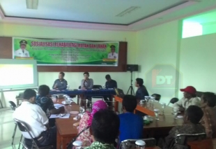 Presiden BCC, Dinas Pertanian dan Komisi IV DPRD Serang sedang mengadakan penyuluhan kepada petani