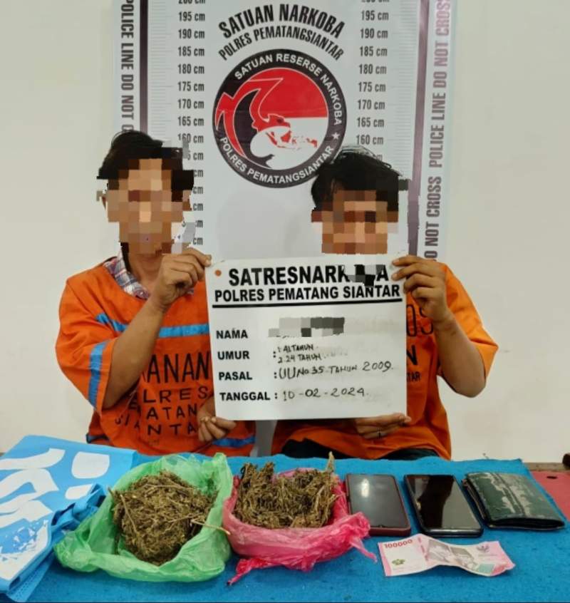 Inilah dua pengedar ganja asal Pematangsiantar berhasil ditangkap.(istimewa).
