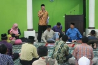 Pdk Aren- Edi Suharsongko saat memberikan penyuluhan Marbot,Jum'at (6/12)DT