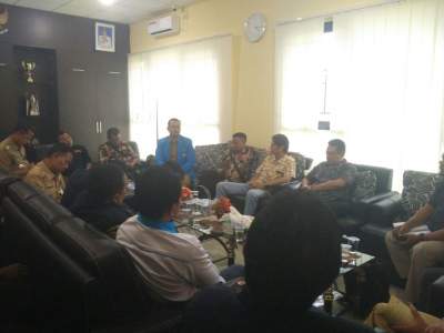 OKP dan Ormas Keagamaan melakukan pertemuan di Kantor Kecamatan Cikupa.