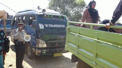 Ribuan Warga Padati Kawasan Wisata Ziarah Pulo Cangkir