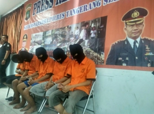 Para tersangka pengedar shabu yang di tangkap petugas dari Polres Tangsel