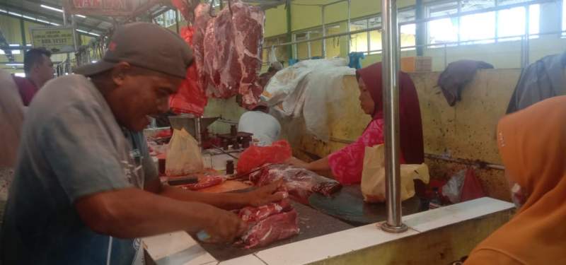 Jelang Ramadhan, Harga Daging di Pasar Tradisional Sei Rampah Stabil