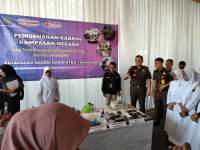 Undang Pelajar, Kejari Kab Tangerang Musnahkan Barbuk Hasil Kejahatan