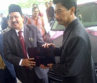 Mantan Ketua DPRD Kota Tangerang Kembalikan Mobil Dinas