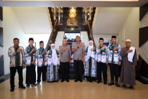 Kapolda Banten Lepas 7 Personel Polda Banten ke Tanah Suci untuk Tunaikan Ibadah Umrah