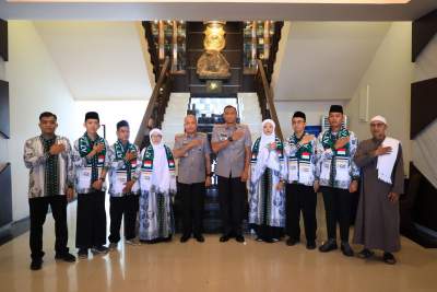 Kapolda Banten Lepas 7 Personel Polda Banten ke Tanah Suci untuk Tunaikan Ibadah Umrah