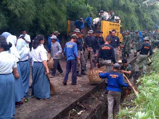 Kostrad Peringati HUT Ke-53