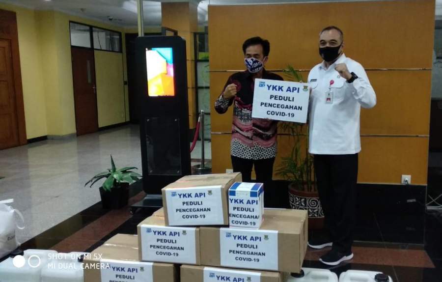 Zaki Terima Bantuan Alkes Dari PT YKK AP Indonesia
