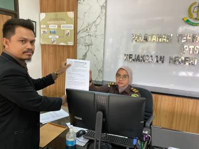 Kades Pangadegan Dilaporkan ke Kejaksaan