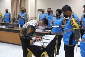 Wakapolda Banten Pimpin Pengambilan  Penandatanganan Pakta Integritas Penerimaan Calon Akpol