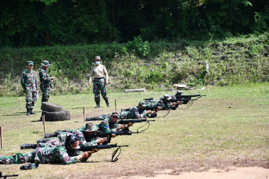 Tingkatkan Kemampuan, Prajurit Lanal Banten Gelar Latihan Menembak