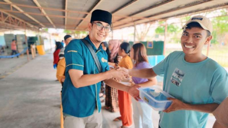 Idul Adha 2025: Regal Springs Indonesia Salurkan 3 Sapi dan 22 Kambing untuk Warga Sekitar