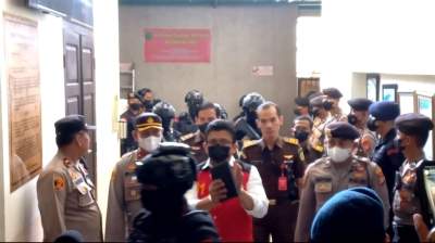 Terdakwa Ferdi Sambo memasuki ruang persidangan di PN Jakarta Selatan, Selasa (29/11/2022.