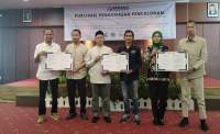 Cegah Hoaks, PWI, SMSI dan IJTI Pandeglang Tekan MoU dengan Bawaslu