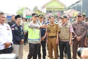 Pj Bupati Tangerang Bareng  Wakapolda Banten  Monitoring Pilkades
