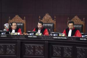 Suasana sidang gugatan Batas Ssia Capres Cawapres di Mahkamah Konstitusi, Jakarta, Senin (16/10/2023).