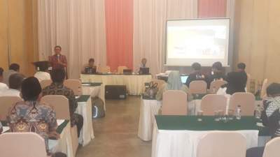 Tim Fasilitator dan UPK Gebrak Pak Kumis Diajari Cara Membuat Kontruksi Bangunan