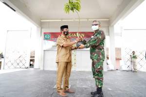 Karya TNI Bakti, Tanam Ribuan Pohon Mangga di Tanara