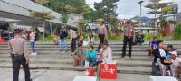 Polres Simalungun patroli di kawasan wisata kota Parapat, danau Toba. (istimewa).