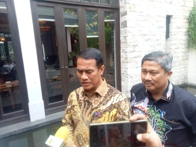 Prioritas Mentan Amran Benahi Stok Padi-Jagung