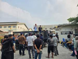 Tak Terima Limbahnya Diambil oleh LSM NKRI, Warga Geruduk PT Xin Yi Industrial
