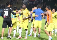  Ha Noi T&amp;T Pecundangi Arema Cronus Indonesia