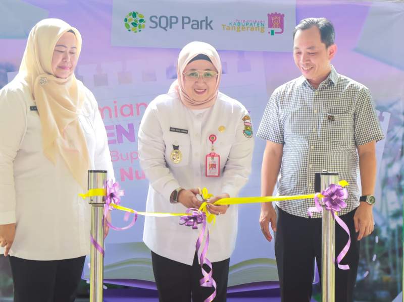 Intan Resmikan Garden Library di Scientia Square Park