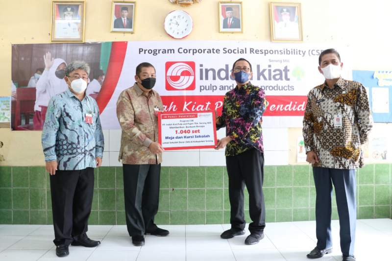 Peduli Pendidikan,  IKPP Serang Berikan Bantuan Mebeler di Enam Kecamatan