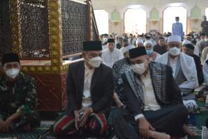 Bupati dan Wakil Bupati Tangerang Sholat Idul Fitri di Masjid Al-Amjad