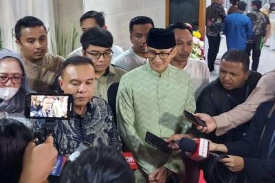 Sandiaga S. Uno saat menghadiri open house di Kuningan, Jakarta, Minggu (23/4/2023).
