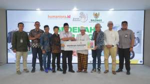 BAZNAS RI bersama Yayasan Humaniora Rumah Kemanusiaan menggulirkan program Sedekah Barang di Gedung BAZNAS, Jakarta, Jumat, (21/6/2024).