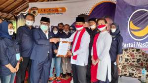 Pasangan Muhamad-Saras terima rekom NasDem untuk Pilkada Tangsel 2020.