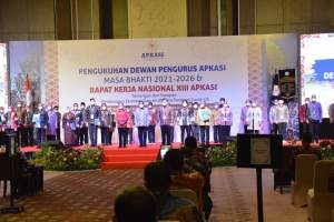 Zaki Resmi Jabat Waketum Asosiasi Pemkab Seluruh Indonesia
