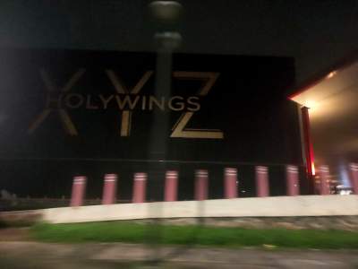 Holywings BSD dan Qbig Pagedangan Tutup