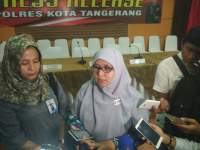 Komisioner KPAI Futu L Fina saat diwawancara.