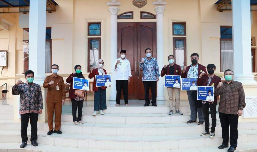 32 Mahasiswa Untirta dan UIN Banten Dapat Beasiswa dari Jamkrida Banten