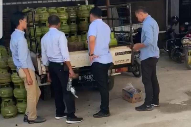 Ditreskrimsus Polda Banten Sita Ratusan Tabung Gas Melon Tampa Izin