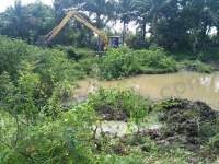 Pemkab Tangerang Mengeruk Sungai Cirumpak