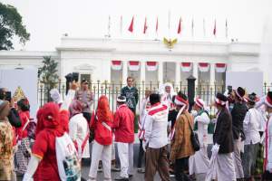 Jokowi Resmi Lepas Kirab Merah Putih