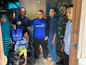 Ketua Fraksi Demokrat DPRD Kabupaten Serang Bantu  Rumah Warga Tak Layak Huni di Talaga