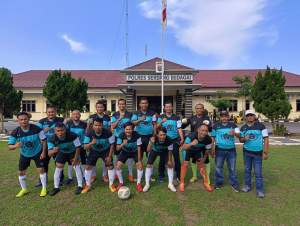 Tim PWI Serdang Bedagai gelar pertandingan sepakbola dengan Polres Serdang Bedagai meriahkan Haonas ke-40.