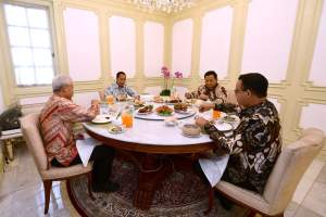 Presiden Jokowi sukses menggelar pertemuan dengan tiga calon presiden (capres), di Istana Merdeka, Jakarta, Senin (30/10/2023) kemarin. Kini, giliran Wakil Presiden Ma’ruf Amin