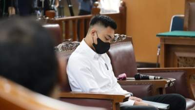 Mario Dandy saat menjalani persidangan di Pengadilan Negeri Jakarta Selatan.