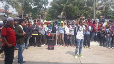 Spontan, Buruh Pabrik Tas Geruduk Kantor Disnaker