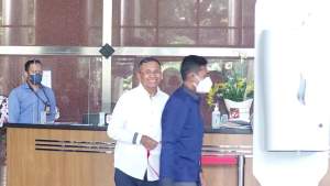 Mantan Menteri BUMN Dahlan Iskan, usai diperiksa KPK di Gedung Merah Putih, Kuningan, Jakarta, Kamis (14/9/2023).