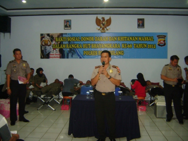 HUT Bhayangkara, Polres Pandeglang Gelar Baksos