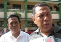 DT- Wakil Walikota tangsel Benyamin Davnie dan Mathoda, Kadis Dindik Tangsel,di salah satu Sekolah.(dok.dt)