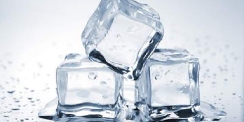 3 Cara Manfaatkan Es Batu untuk Perawatan Kulit...
